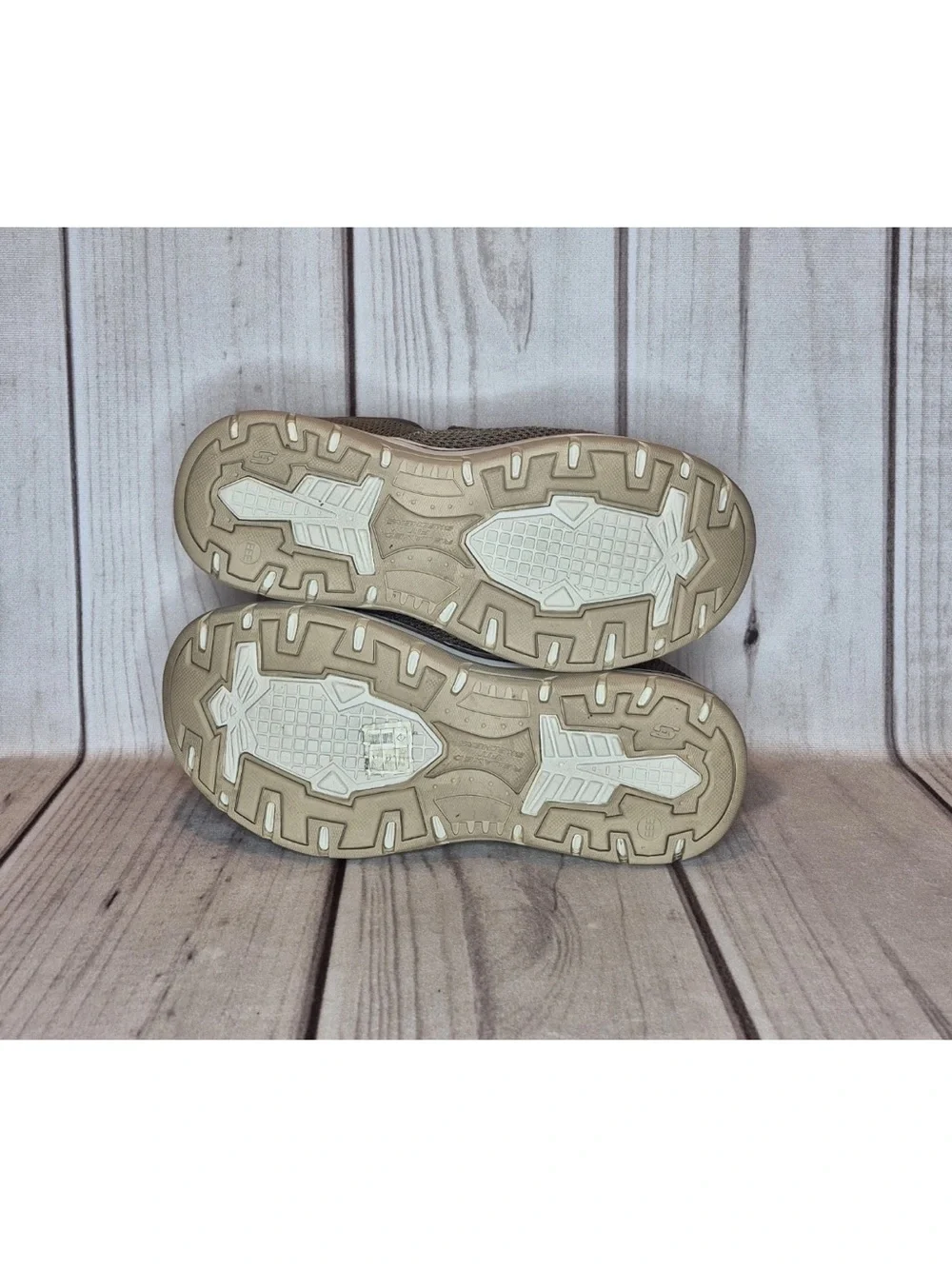 Skechers Relaxed Fit Men's Size 10 EWW Gomel Taupe Loafer Slip-On Shoes